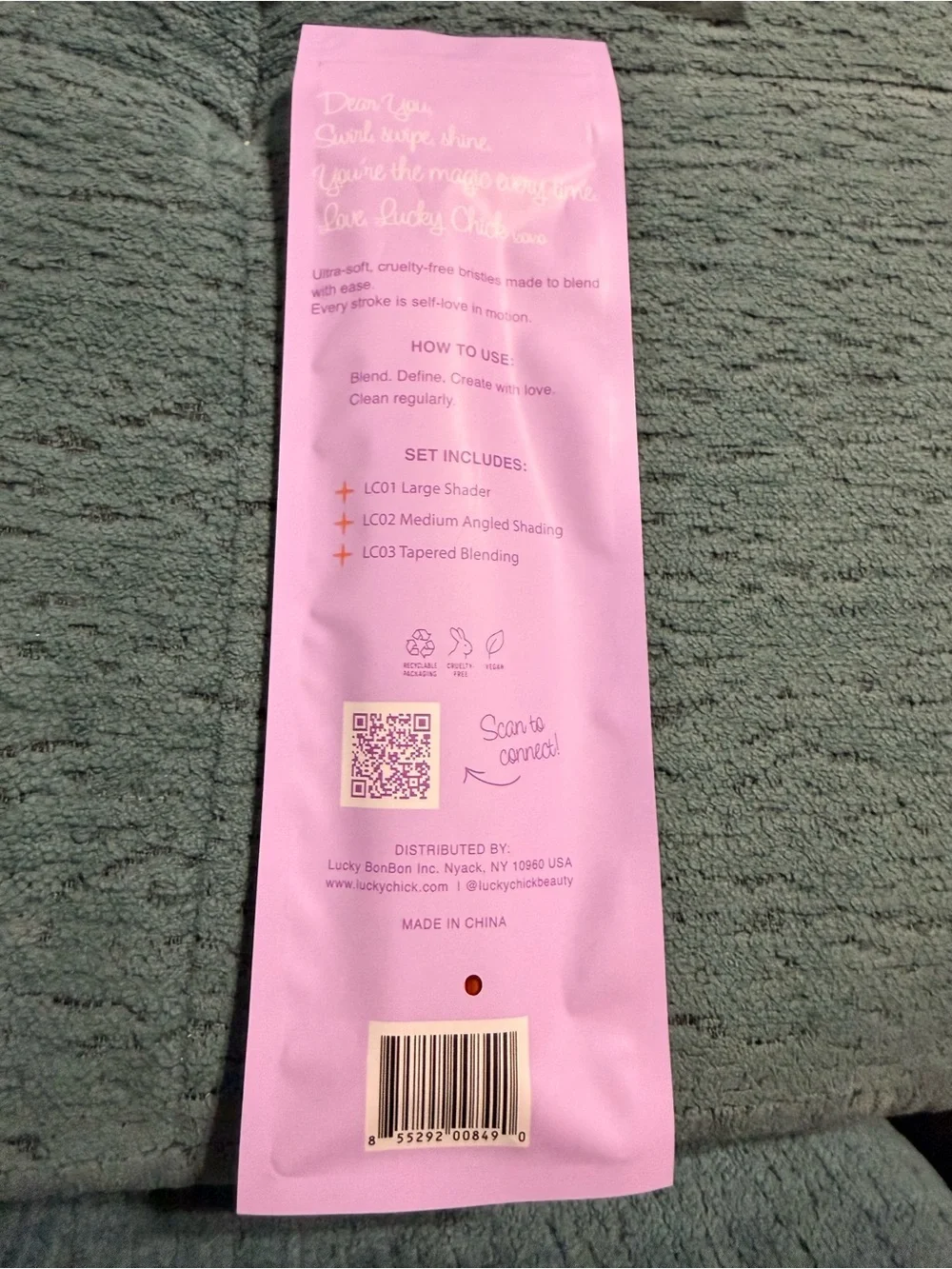 Lucky Chick Eye Love You Brush Set - New